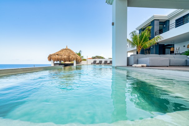 Coral Estate – Villa met spectaculair zeezicht en privé strand