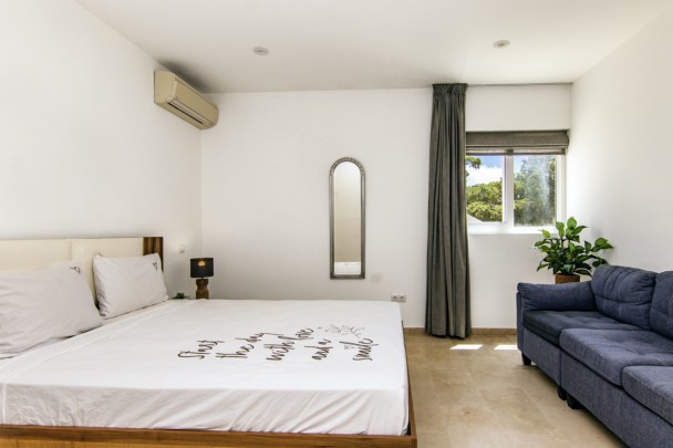 Blue Bay - Prachtige drie slaapkamer villa met twee appartementen
