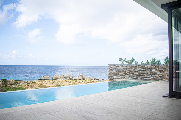 The Ridge 12 - Fully furnished oceanfront apartment with private pool