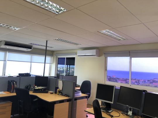 Ara Hill Top Building - Office spaces for rent with spectacular views