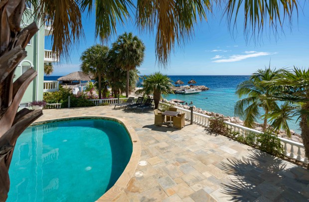 Appartementen aan zee te koop - met zwembad op golf resort in Curacao