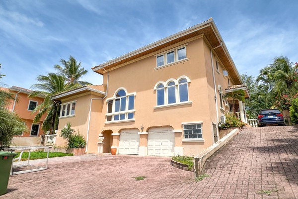 Pos Cabai - Wonderful, centrally located family house with 5 bedrooms