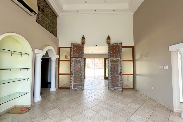Pos Cabai - Wonderful, centrally located family house with 5 bedrooms