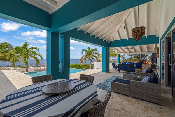 Blue Bay BT 06 – ‘Fifty shades of Blue’ Luxury Oceanview Villa
