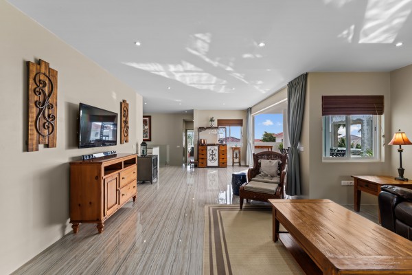 Grote Berg Tropical Paradise with Proven Rental Income