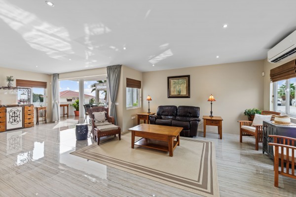 Grote Berg Tropical Paradise with Proven Rental Income