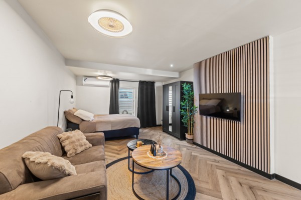 Investment property with 12 renovated apartments in Otrobanda