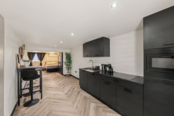 Investment property with 12 renovated apartments in Otrobanda