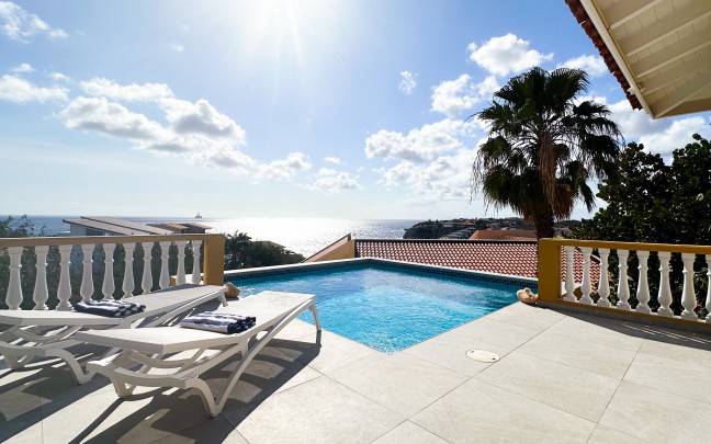 Blue Bay - Luxury renovated villa with sea view