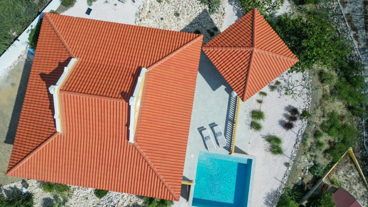 Blue Bay - Luxe gerenoveerde villa met zeezicht 
