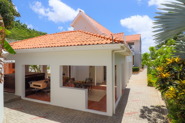  Luxe Woning met appartement te koop in Cas Grandi Curaçao