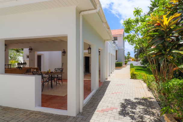  Luxe Woning met appartement te koop in Cas Grandi Curaçao