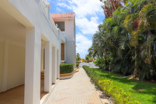  Luxury House with flat for sale in Cas Grandi Curaçao