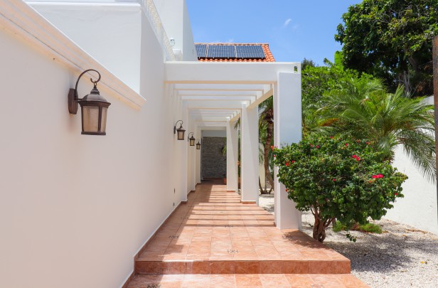  Luxury House with flat for sale in Cas Grandi Curaçao