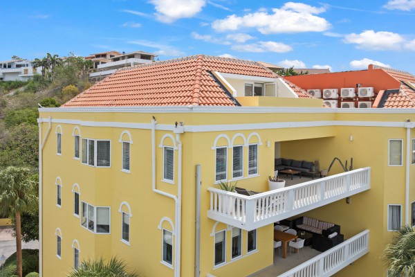 Blue Bay - Spectacular Oceanfront Penthouse fit for vacation rental