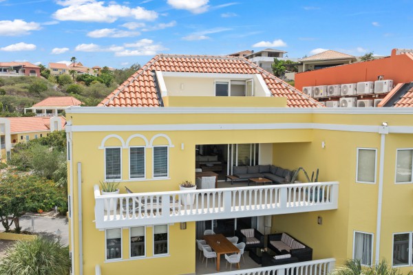 Blue Bay - Spectacular Oceanfront Penthouse fit for vacation rental