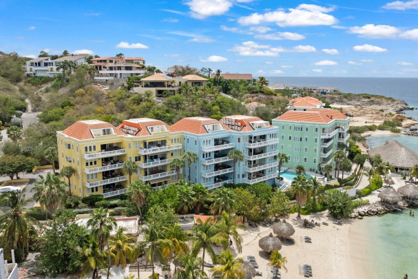 Blue Bay - Spectacular Oceanfront Penthouse