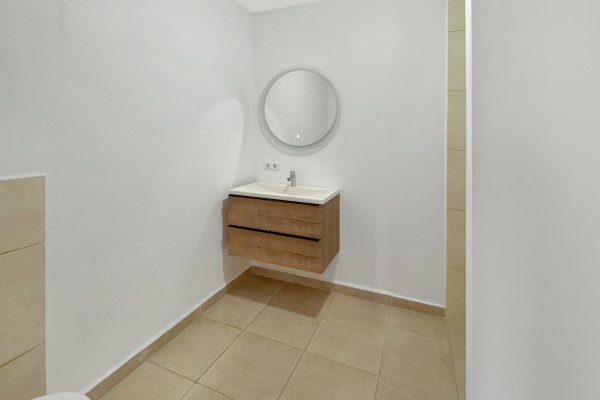Spacious apartment with pool for rent in Jan Thiel - near beaches!
