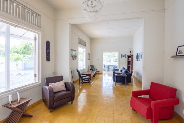 Charmante 3-Slaapkamer Villa te Huur in Rustig Emmastad