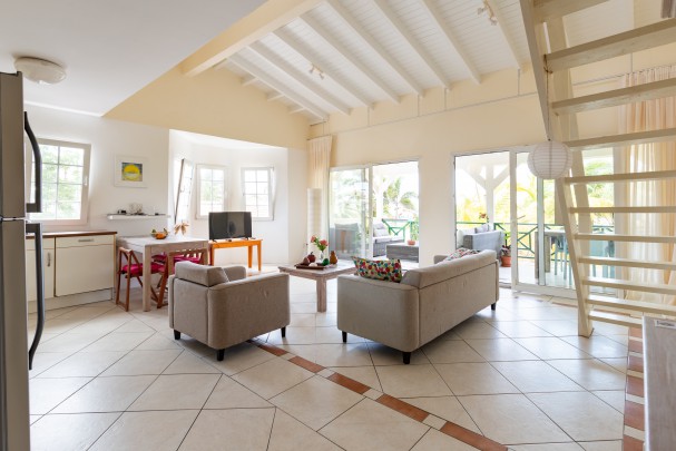Terrace a la Mer Resort: spacious apartment right on Spanish Water.
