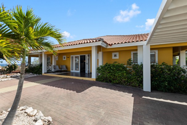 Blue Bay BB-08 - Ocean View Villa with Year-Round Sunset Views
