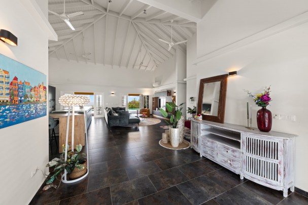 Blue Bay BB-08 - Ocean View Villa with Year-Round Sunset Views