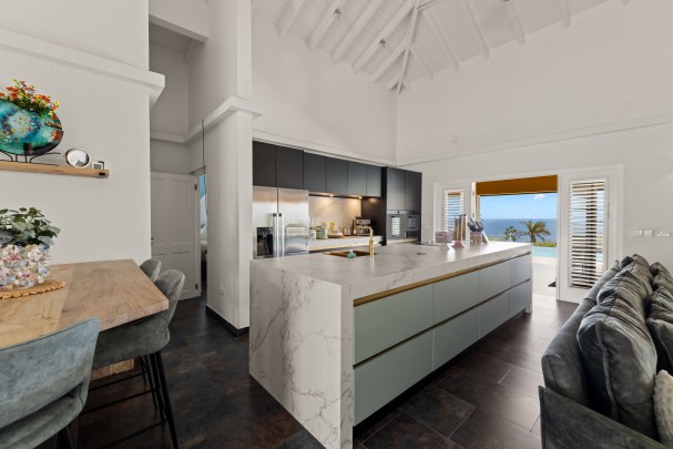 Blue Bay BB-08 - Ocean View Villa with Year-Round Sunset Views