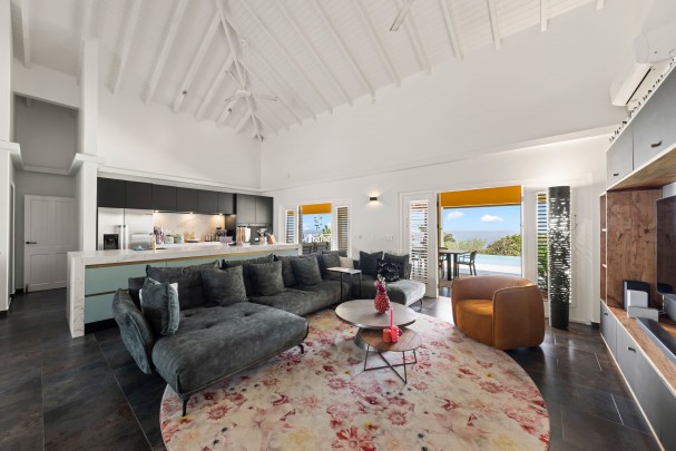 Blue Bay BB-08 - Ocean View Villa with Year-Round Sunset Views