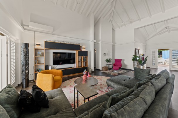 Blue Bay BB-08 - Ocean View Villa with Year-Round Sunset Views