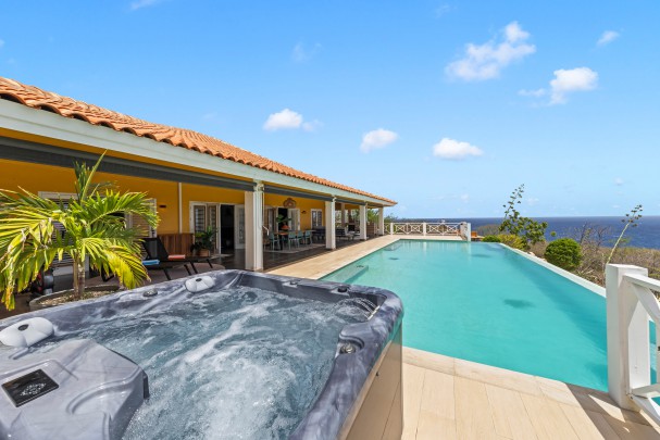 Blue Bay BB-08 - Ocean View Villa with Year-Round Sunset Views