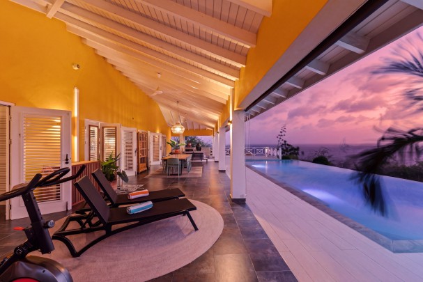 Blue Bay BB-08 - Ocean View Villa with Year-Round Sunset Views