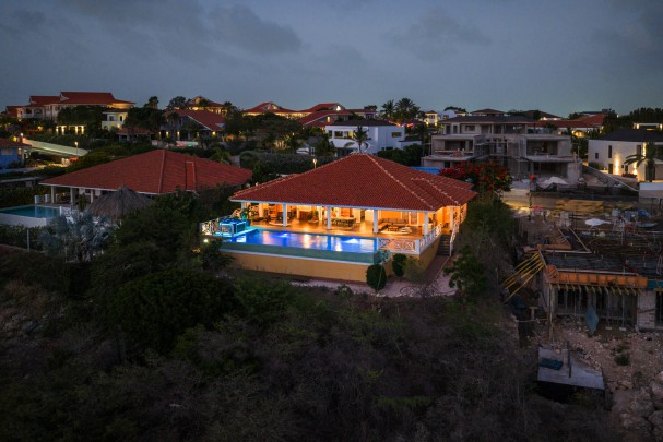 Blue Bay BB-08 - Ocean View Villa with Year-Round Sunset Views