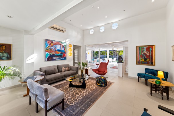 xclusive Detached Villa with Guest House on a Spacious Lot in Mahaai