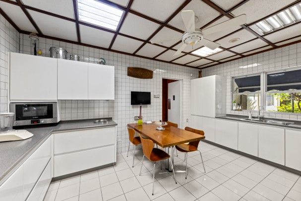 xclusive Detached Villa with Guest House on a Spacious Lot in Mahaai