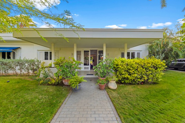 xclusive Detached Villa with Guest House on a Spacious Lot in Mahaai