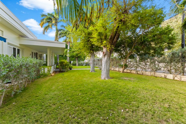 xclusive Detached Villa with Guest House on a Spacious Lot in Mahaai