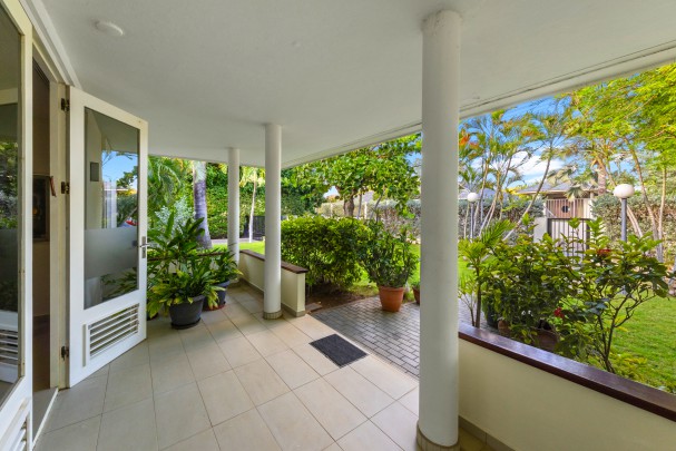 xclusive Detached Villa with Guest House on a Spacious Lot in Mahaai