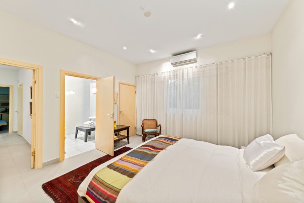 xclusive Detached Villa with Guest House on a Spacious Lot in Mahaai