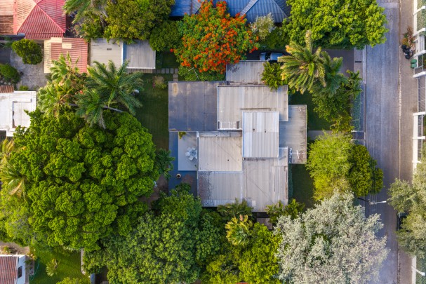 xclusive Detached Villa with Guest House on a Spacious Lot in Mahaai