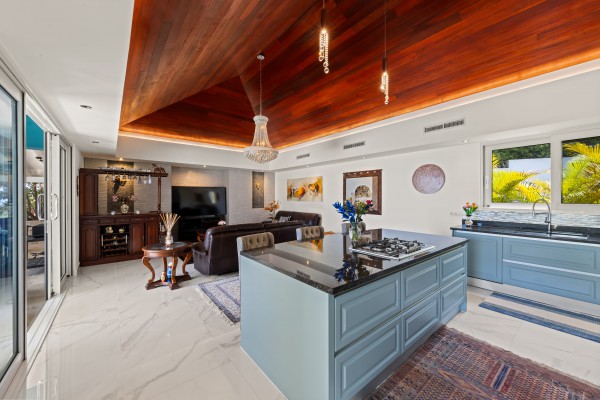 Blue Bay BT 06 – ‘Fifty shades of Blue’ Luxury Oceanview Villa