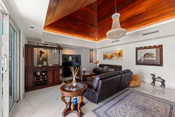 Blue Bay BT 06 – ‘Fifty shades of Blue’ Luxury Oceanview Villa