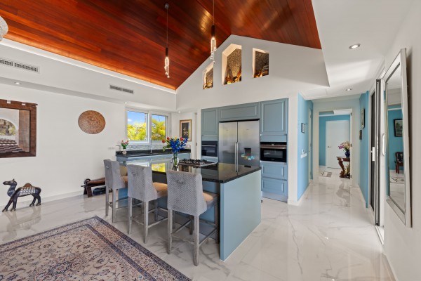 Blue Bay BT 06 – ‘Fifty shades of Blue’ Luxury Oceanview Villa