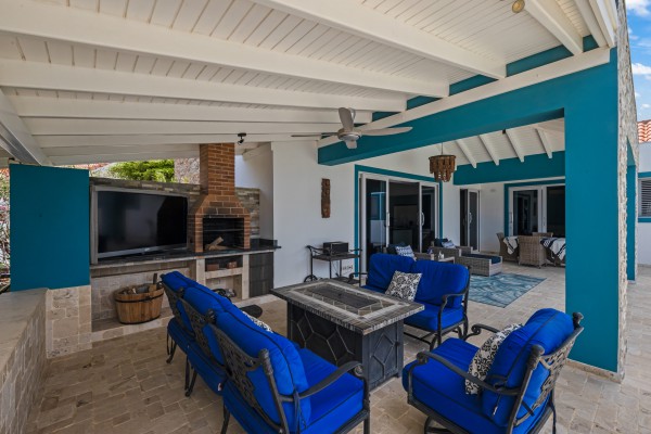 Blue Bay BT 06 – ‘Fifty shades of Blue’ Luxury Oceanview Villa