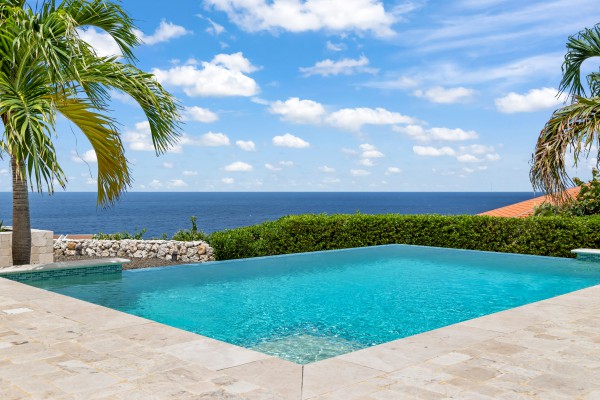 Blue Bay BT 06 – ‘Fifty shades of Blue’ Luxury Oceanview Villa