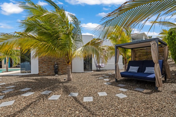 Blue Bay BT 06 – ‘Fifty shades of Blue’ Luxury Oceanview Villa