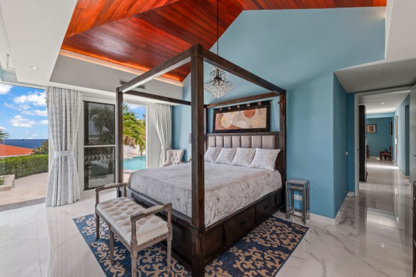 Blue Bay BT 06 – ‘Fifty shades of Blue’ Luxury Oceanview Villa