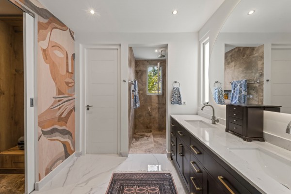 Blue Bay BT 06 – ‘Fifty shades of Blue’ Luxury Oceanview Villa