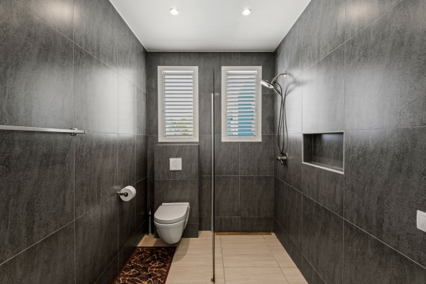 Blue Bay BT 06 – ‘Fifty shades of Blue’ Luxury Oceanview Villa