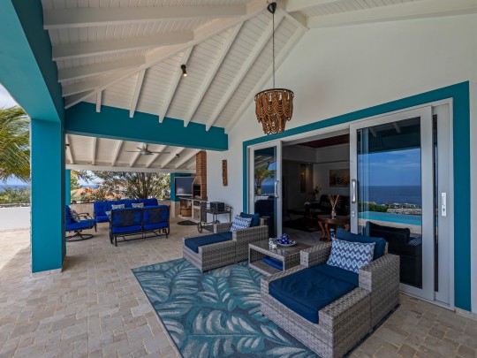 Blue Bay BT 06 &ndash; &lsquo;Fifty shades of Blue&rsquo; Luxury Oceanview Villa