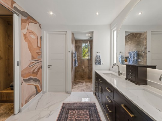 Blue Bay BT 06 &ndash; &lsquo;Fifty shades of Blue&rsquo; Luxury Oceanview Villa